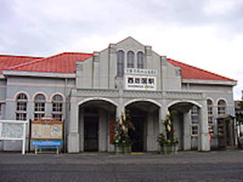 西岩国駅舎