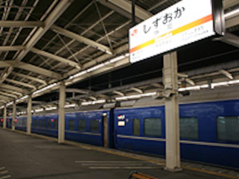 静岡駅に停車中