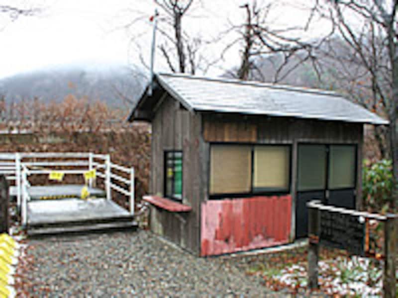 猪苗代湖畔駅入口