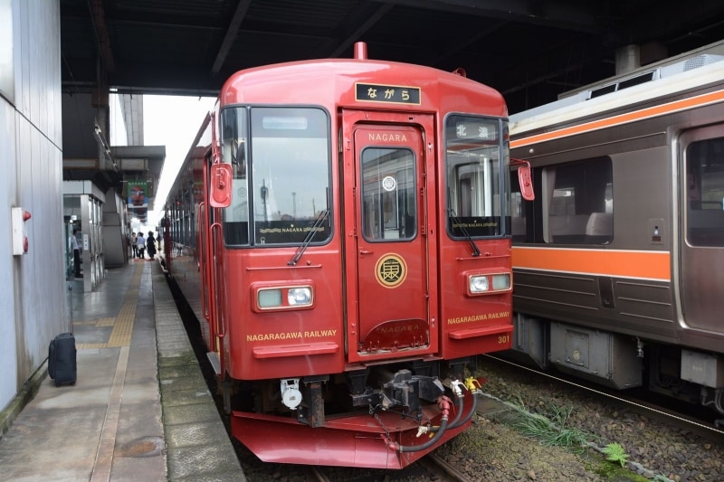 観光列車「ながら」