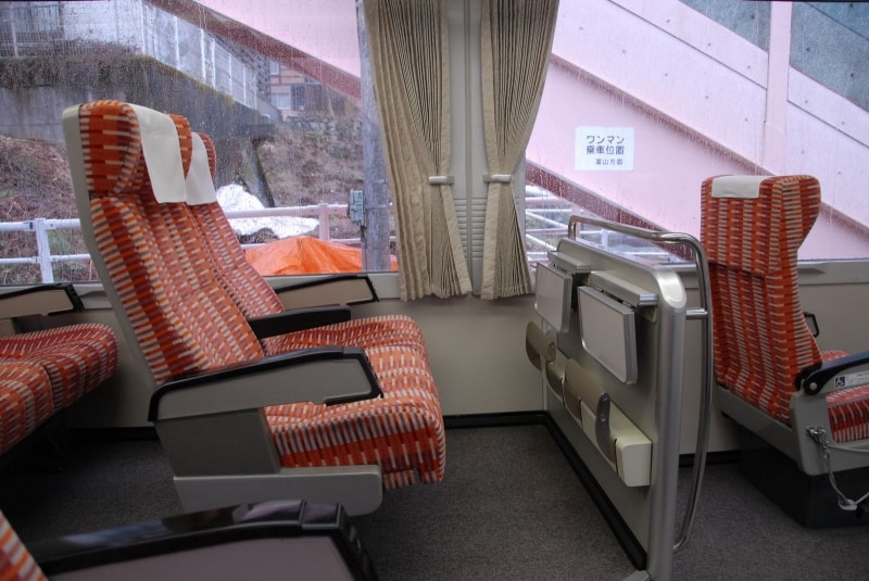 ワイドビューひだの座席
