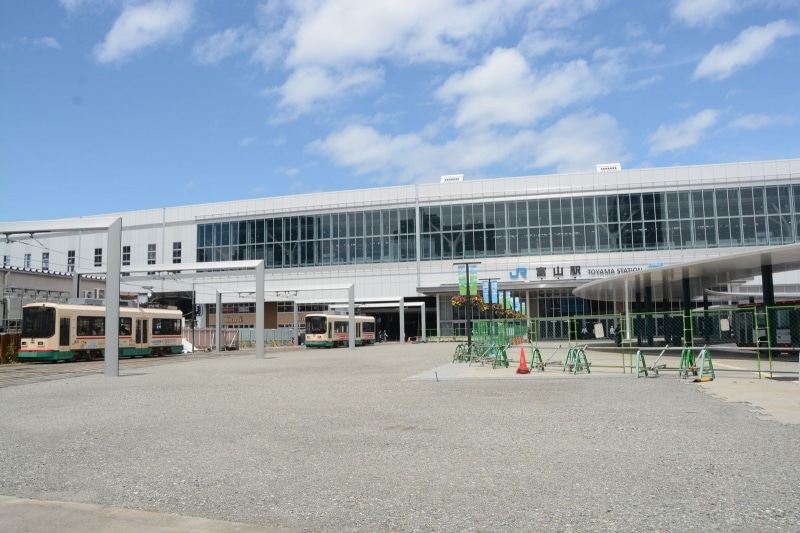 富山駅