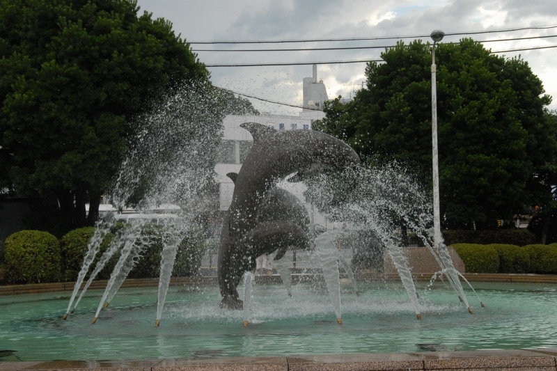 イルカの噴水