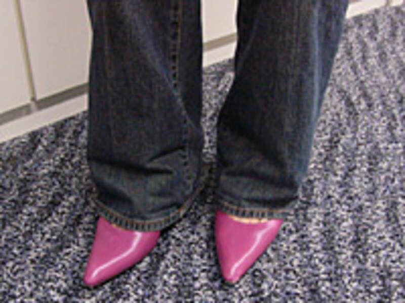 セブンのジーンズとパンプスが相性バツグン！