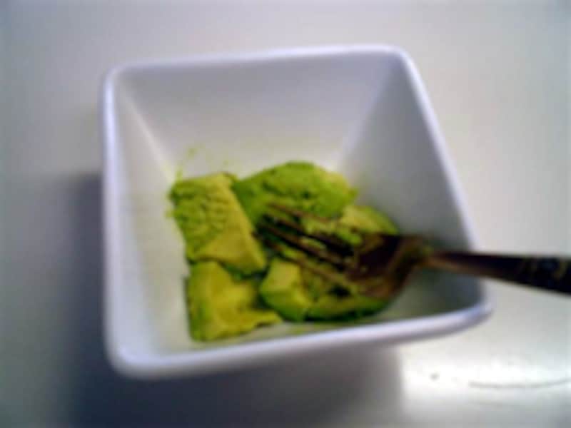 アボカドをつぶす