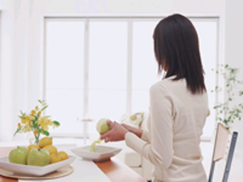 気を抜いている背中の表情