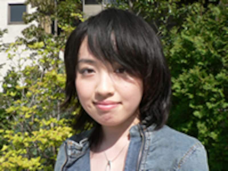 前髪が顔にかかってます