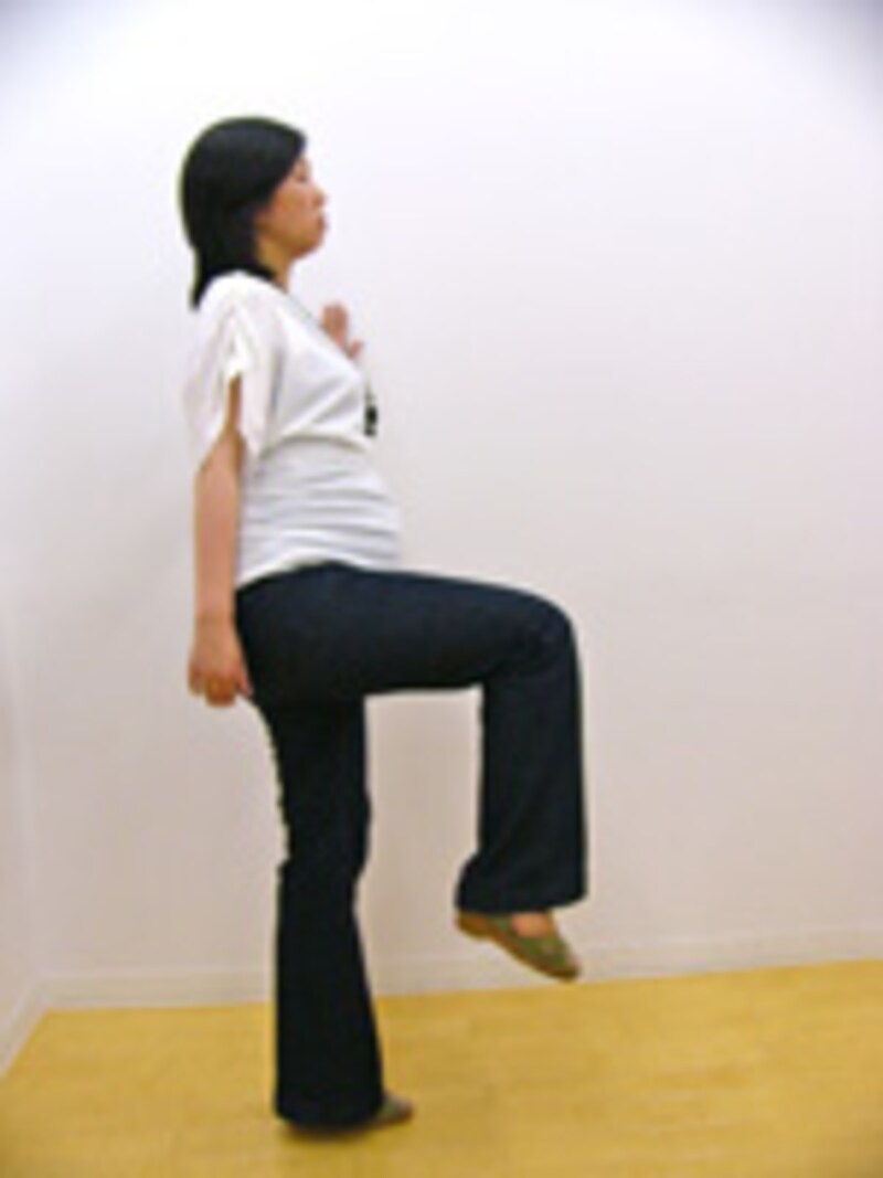 脚の筋肉の強化も腰痛改善には必要です