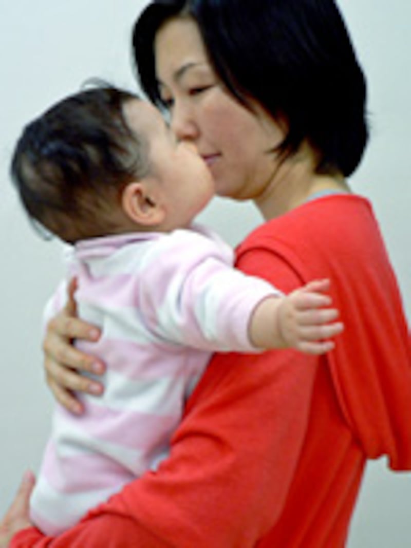 腹筋の力が抜けると猫背に!