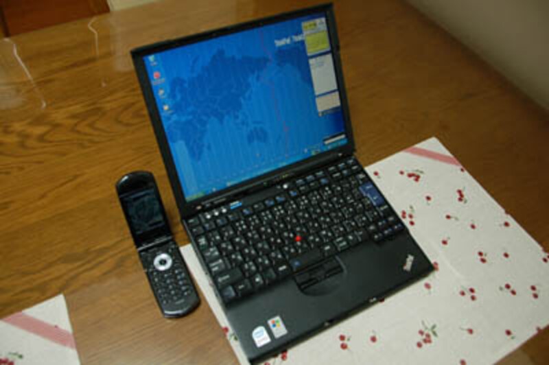 携帯電話とパソコン