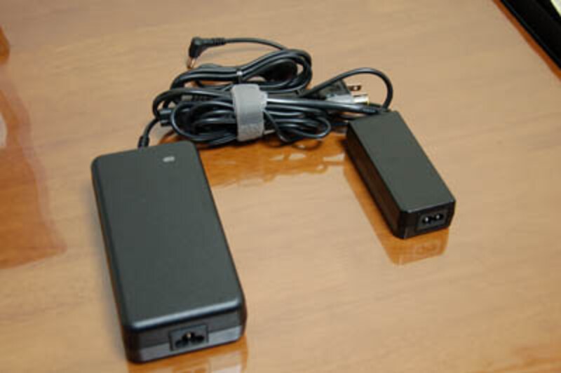 電源アダプタ