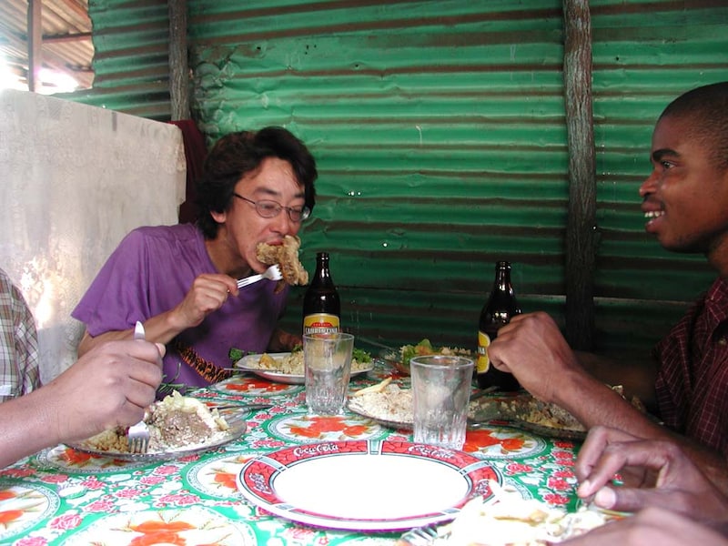 モザンビーク食事光景