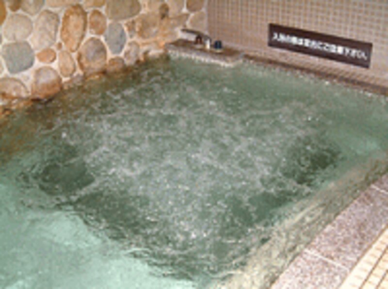 炭酸泉は毛細血管を広げることによって、血液の循環をスムーズにしてくれます。