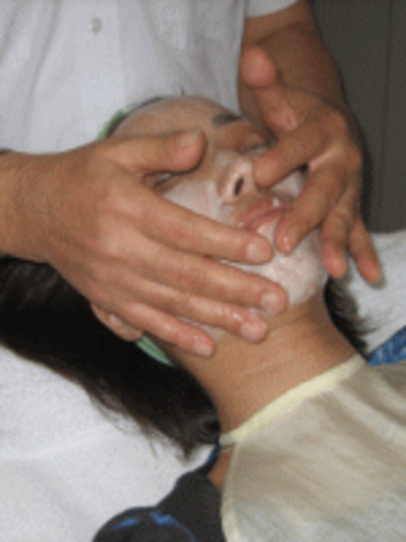 フェイシャルアシスト・マッサージスタート