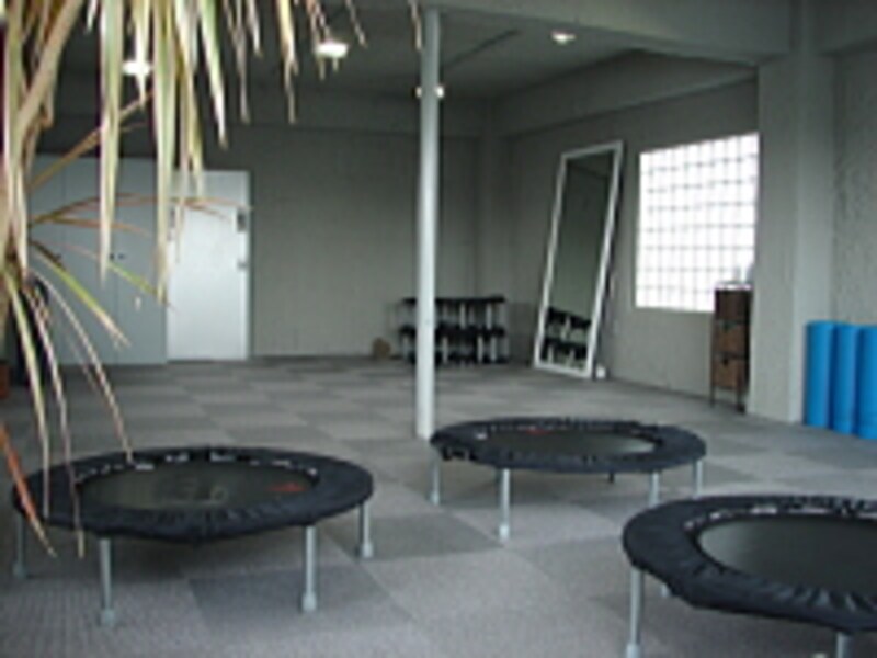 <"コンディショニングスタジオMOVES"