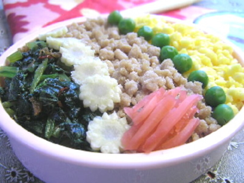 3色そぼろ弁当