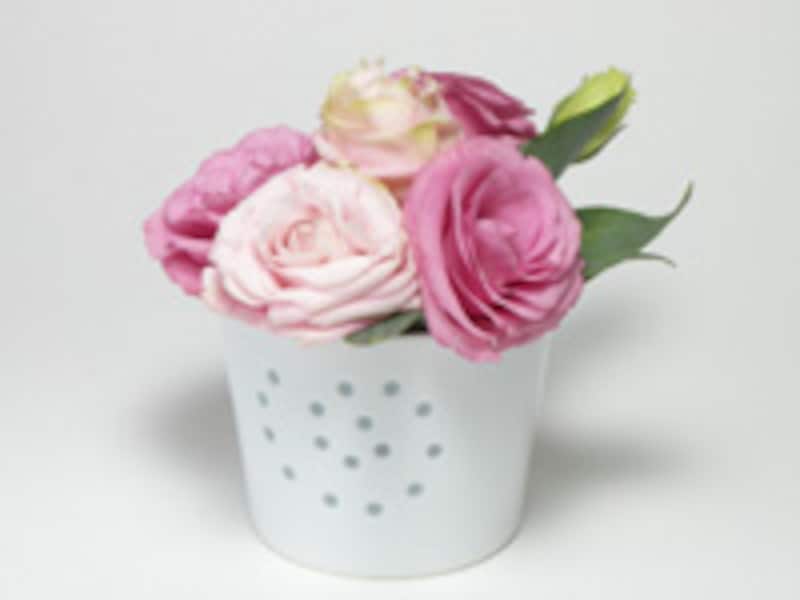 小さめの花・葉を添えていく