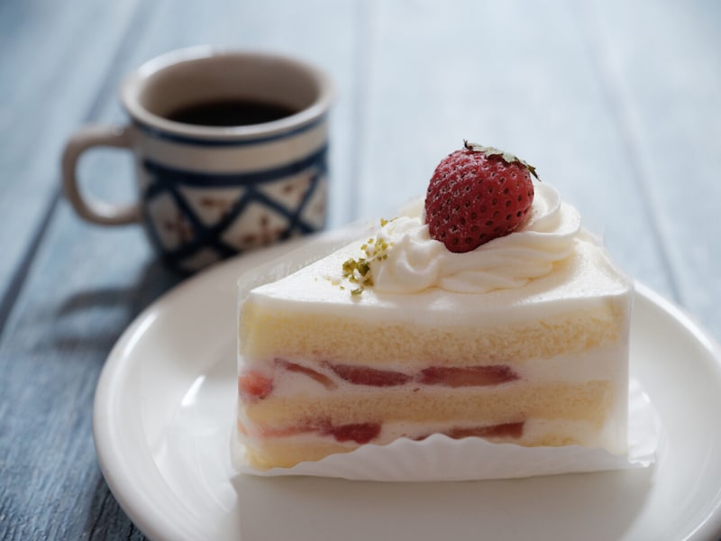夜遅くに生クリームたっぷりのショートケーキはNG！