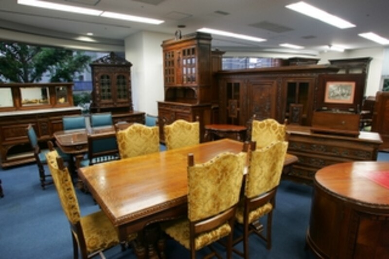 黄色のダイニング