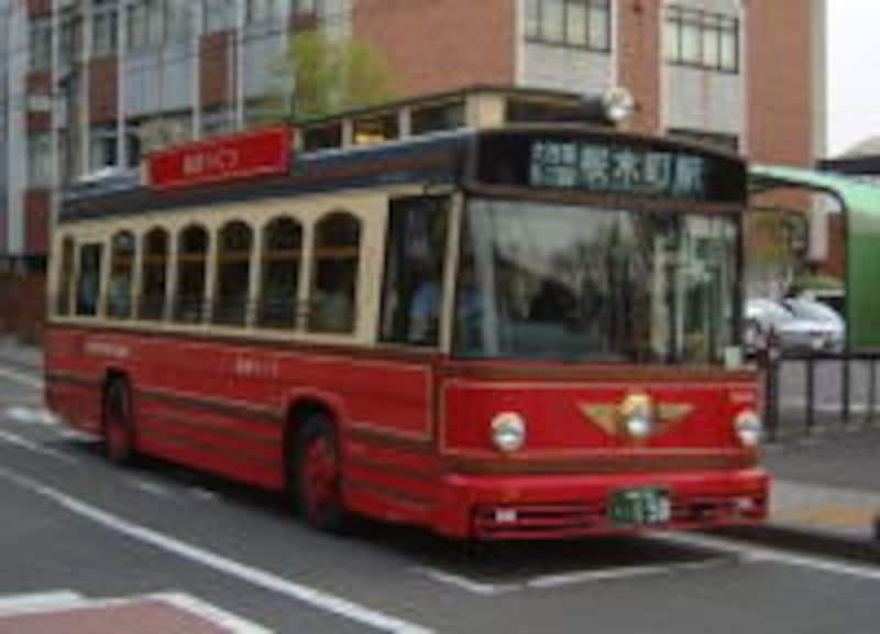 桜木町駅とみなとみらいの観光スポットをめぐる100円バス「あかいくつ」