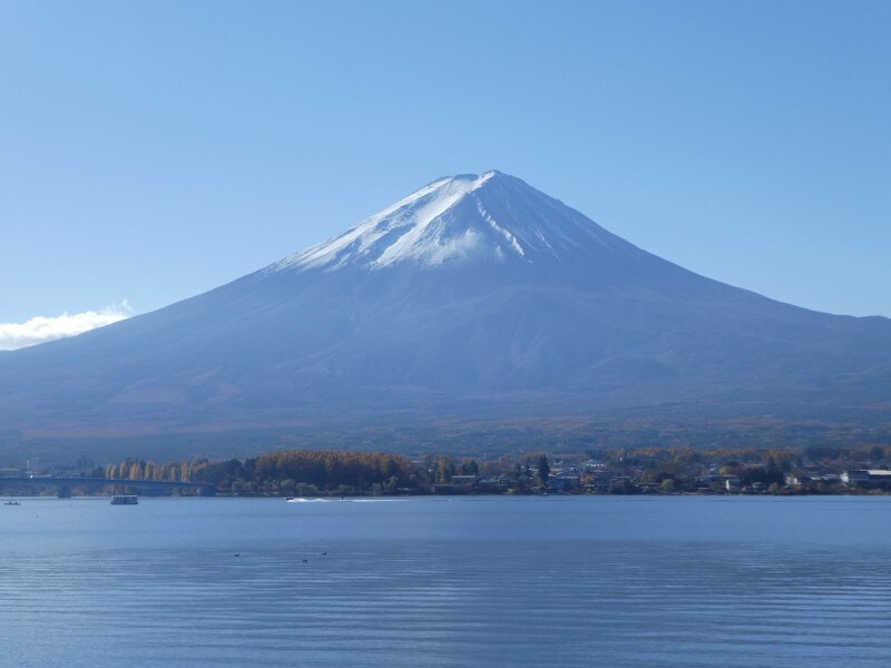 河口湖の北岸から見る富士山（1）