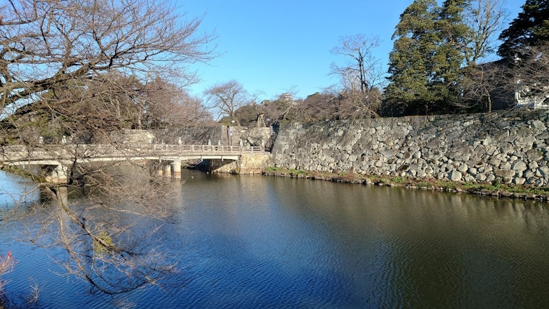 中堀にかかる京橋