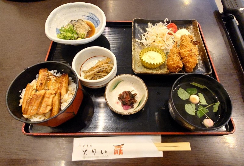 宮島のグルメ/あなごめし、生かき、カキフライ