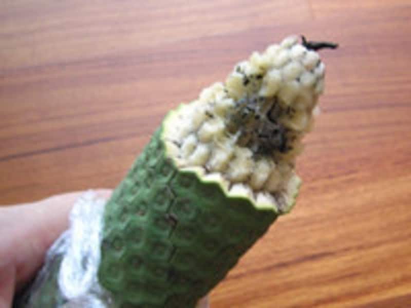 白い実を食べてみました。