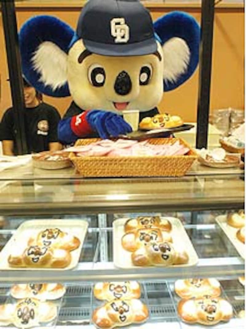 ドアラがいっぱい。でも、僕が一番ハンサムに決まっとるがね～！