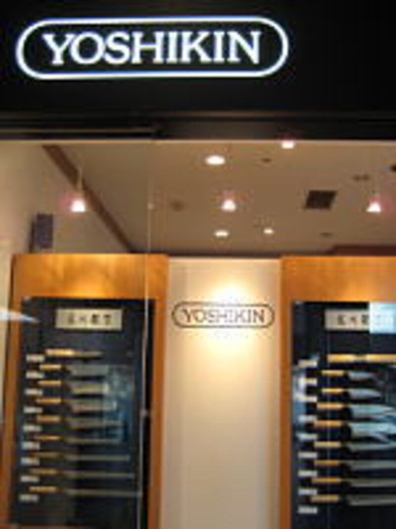 YOSHIKINショップ（東京・六本木）