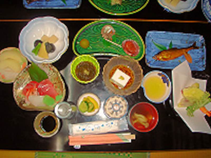 小屋原温泉熊谷旅館夕食の一部