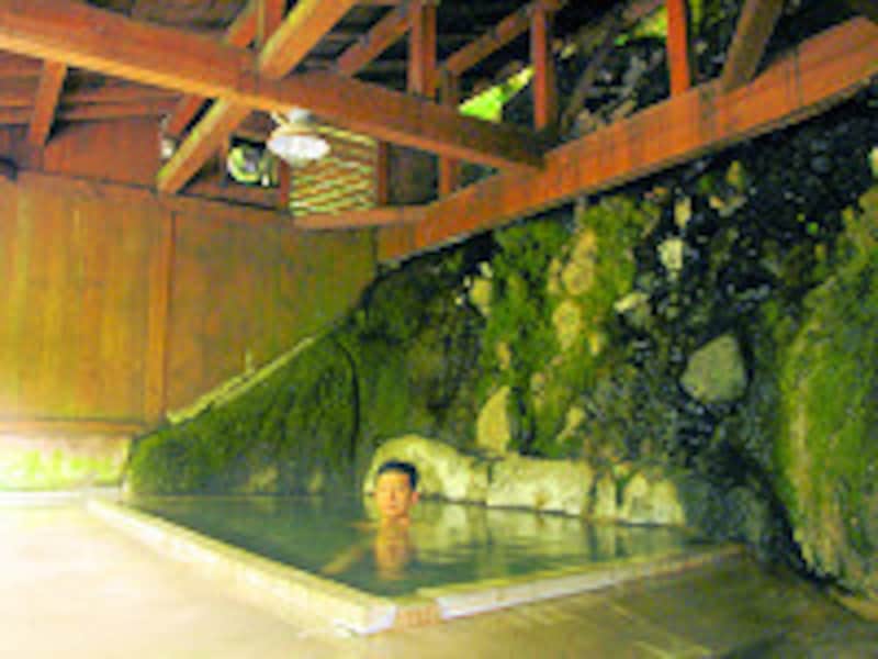 二岐温泉柏屋旅館自噴巌風呂1