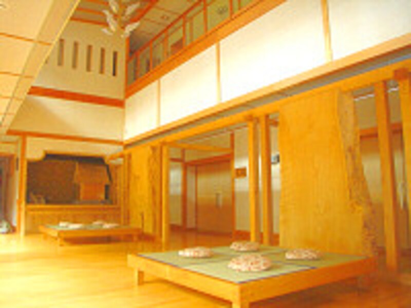 銀婚湯新館吹き抜け