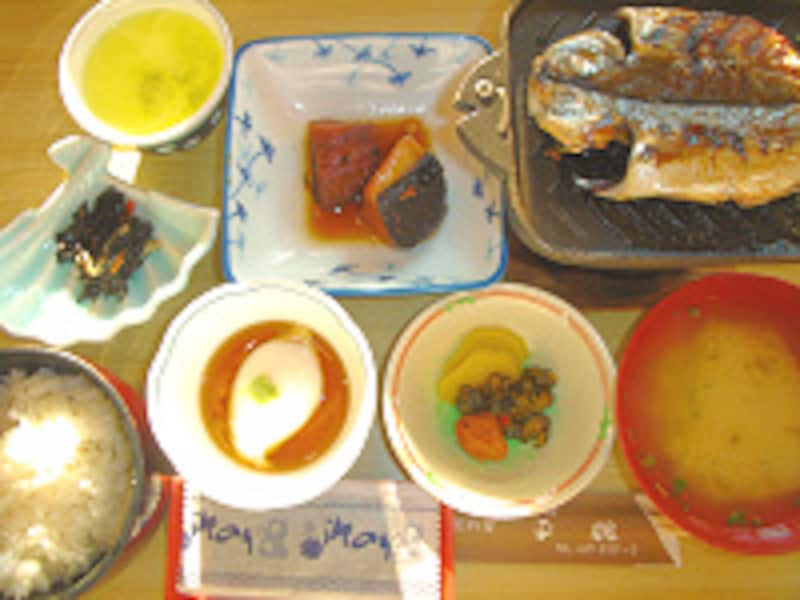 網代温泉平鶴朝食