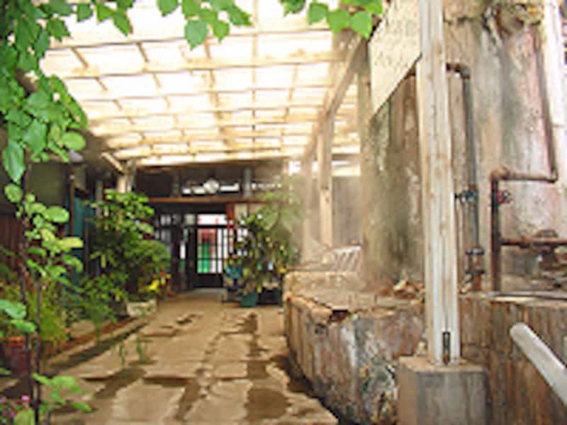 双葉荘の地獄蒸し釜