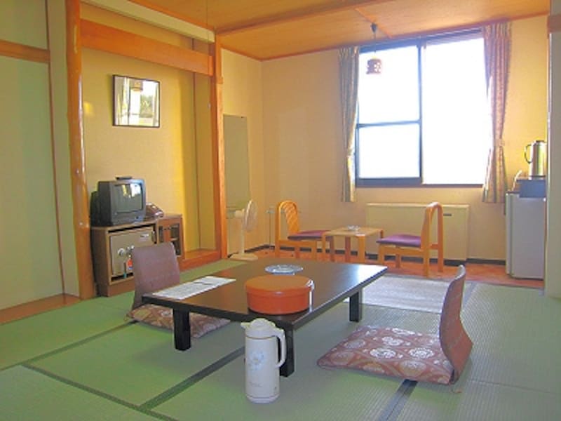 温泉好きに必要な備品が揃う客室は、メンテナンス状態も良好！