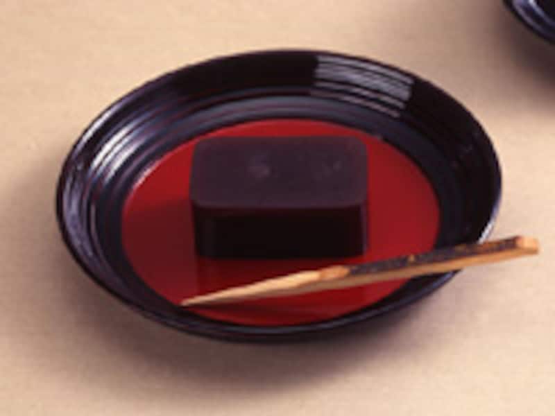 竹皮包羊羹 夜の梅