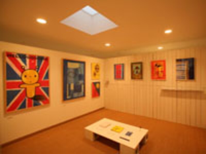 ミュージアム・カフェ バナナムーン 成瀬政博 展示