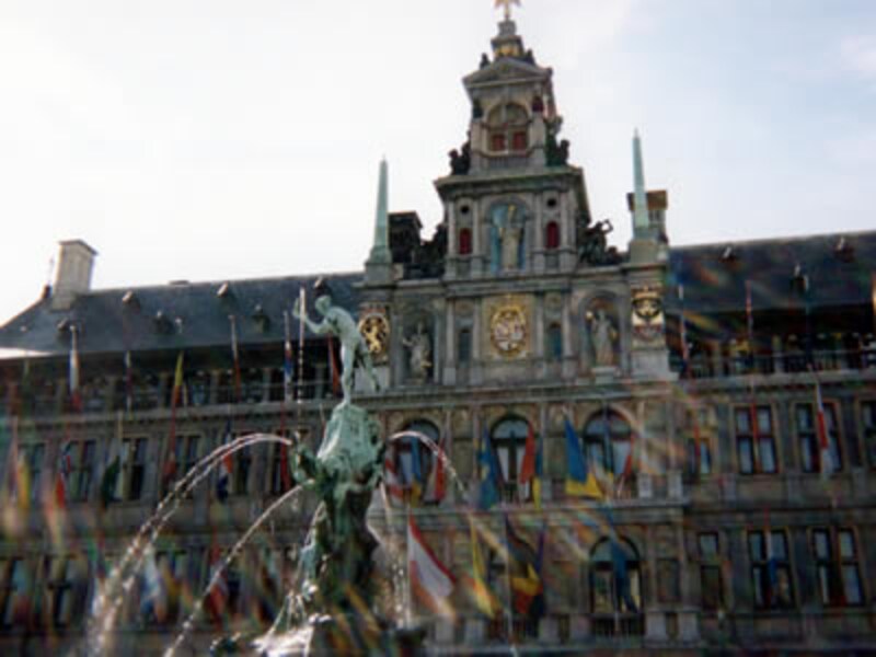 アントワープの市庁舎