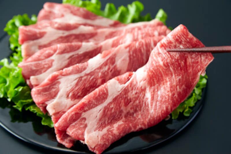 豚ロースの脂身をカットするなど、肉をカロリーオフするテクニックとレシピ