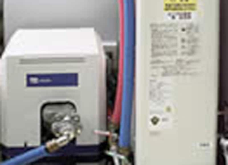 湯灌車には給湯設備やホースなどが完備。マンションの場合でも低層階ならOKです