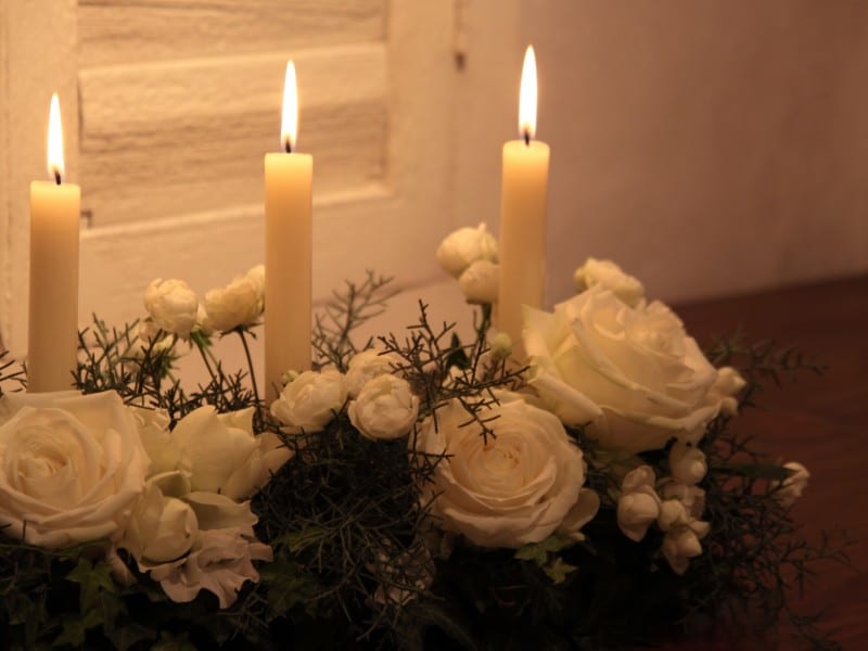 故人の好きな花や思い出の品