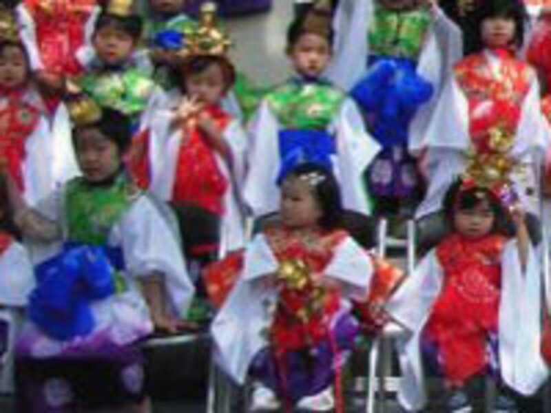 稚児行列の参加費用は1000円~8000円とお寺によって異なります。