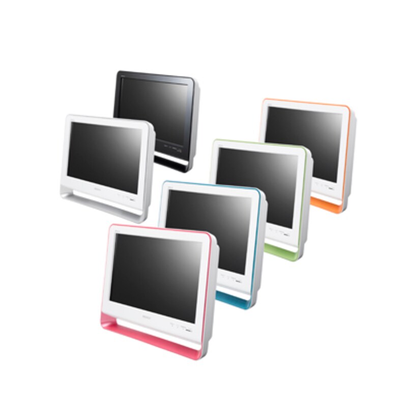 M1シリーズは16Vと20V型の二種類（写真は20VのKDL-20M1）。どちらのサイズもループ部分に6種類のカラーバリエーションを用意、さらにソニースタイルでなら、ループとベゼルの塗色をコーディネートした計8種類から選ぶことが出来る