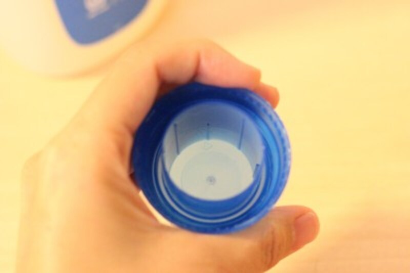 手で包める小さいサイズのキャップ。1～2杯で洗剤の量は十分です