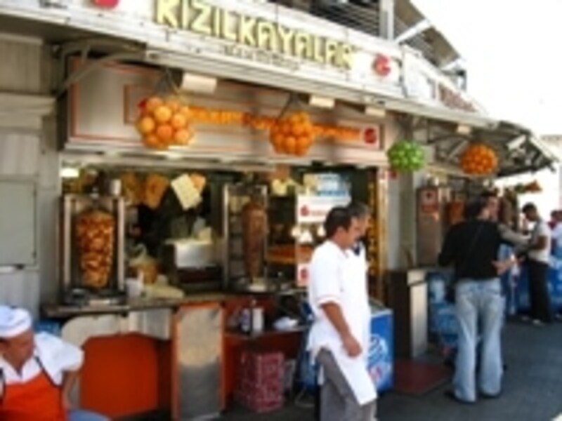 タキシムのクズルカヤラル