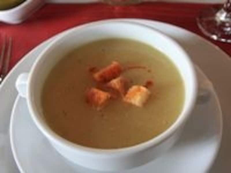 コーンスープに似たメルジメッキチョルバス