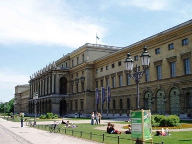 ホーフガルテン側から見たレジデンツ