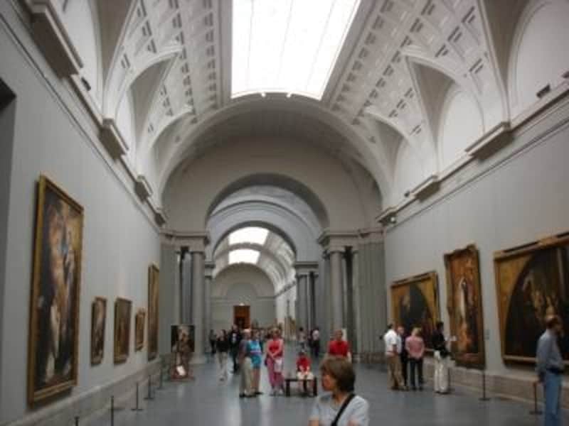パリのルーブル、ロンドンのナショナルギャラリーと共に世界3大美術館の1つ。