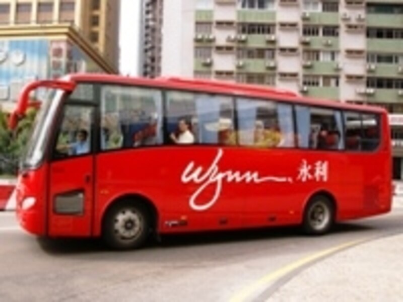 かなり目立つカジノホテルの無料シャトルバス